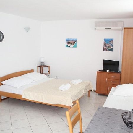 Apartments Ada Primosten Exterior photo