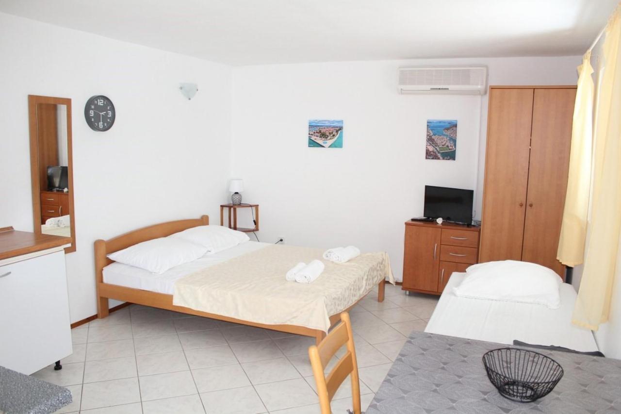 Apartments Ada Primosten Exterior photo